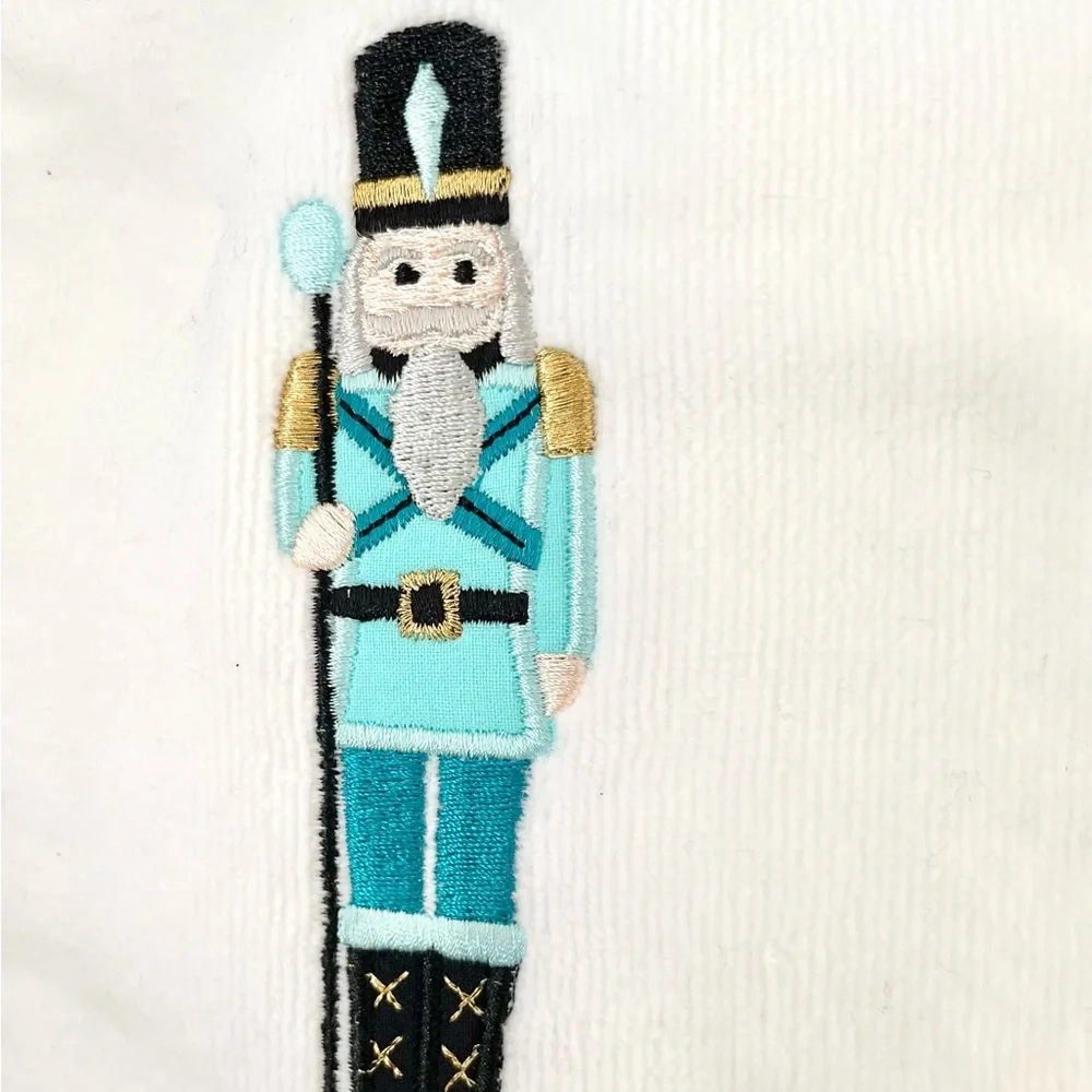NWT Set of 2 NUTCRACKER Bathroom Hand Towels